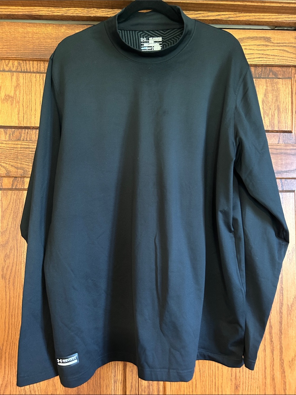 Under Armour Men’s Black Long-Sleeve Athletic Top